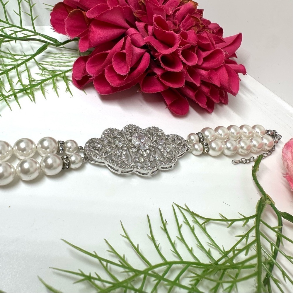NEW⚜️Elegant Glass Pearl & Crystal Beaded Bracelet - Picture 5 of 8